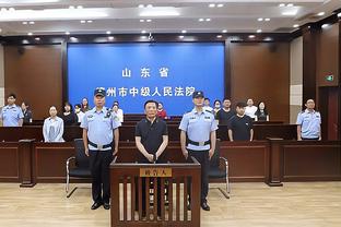 被维尼修斯锁喉推倒，奥尔班发文：那是红牌，但也应允许裁判犯错